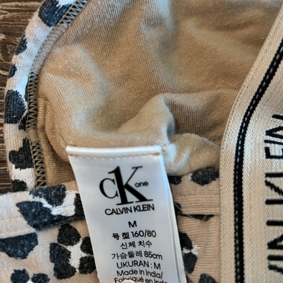 Calvin Klein Animal Print Sports Bra - Picture 3 of 3